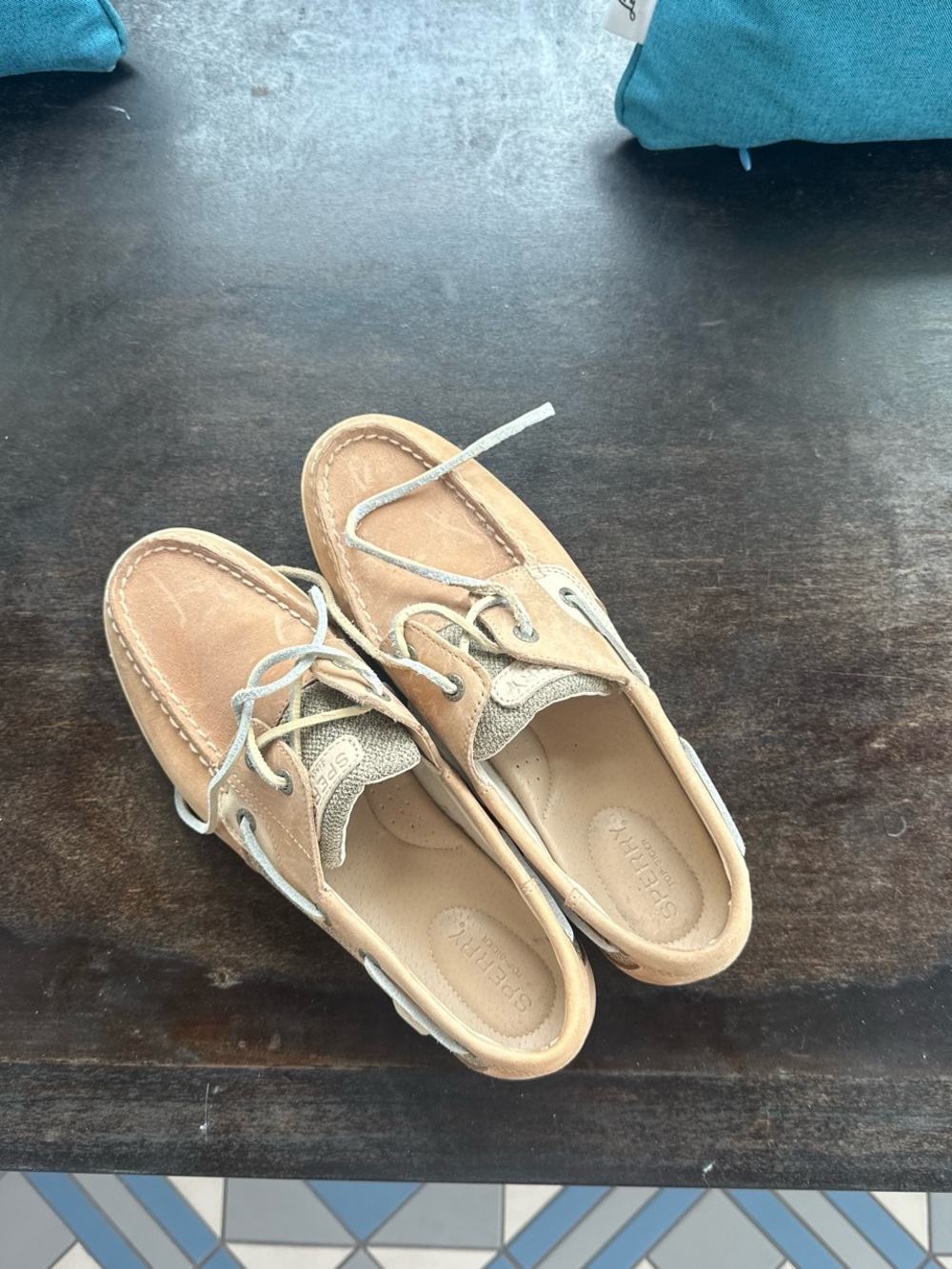 Women’s Casual Boat Shoes in Light Tan